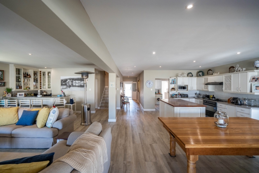 7 Bedroom Property for Sale in Royal Alfred Marina Eastern Cape